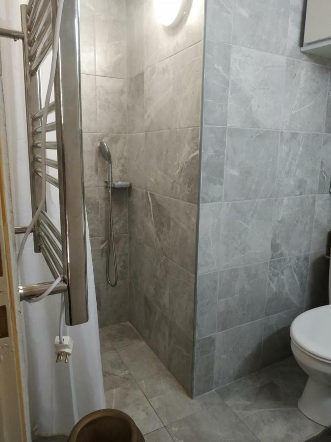 Studio Apt Great Location Heart Of Downtown District Apartment Haifa Exterior foto
